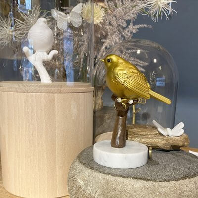 miniurn vogel Robin op houten takje