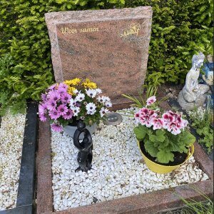urn-monument-begraafplaats-graniet