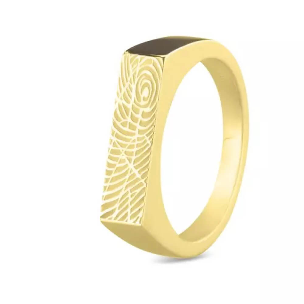 gouden ring met vingerafdruk